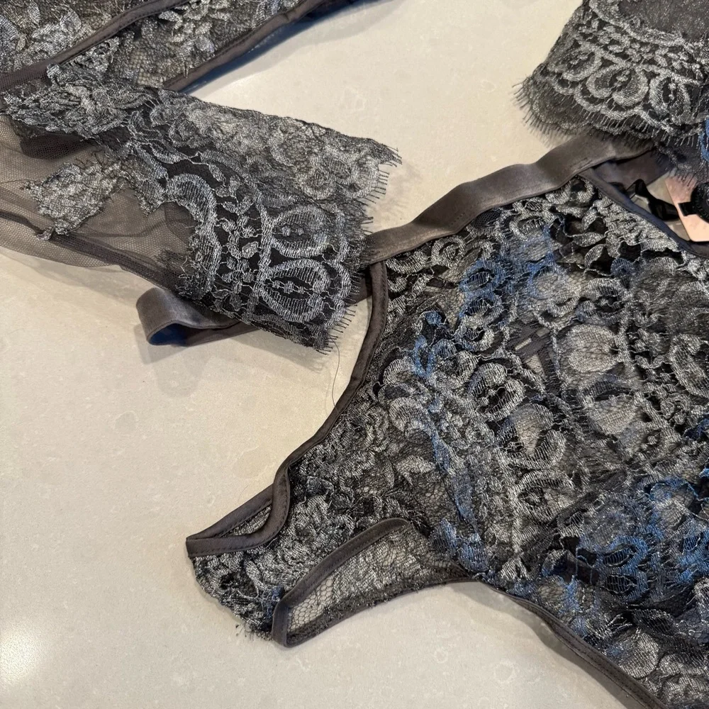 Victoria's Secret Designer Swarovski Crystal Fashion Show 2016 Lace Lingerie Set - Picture 12 of 16